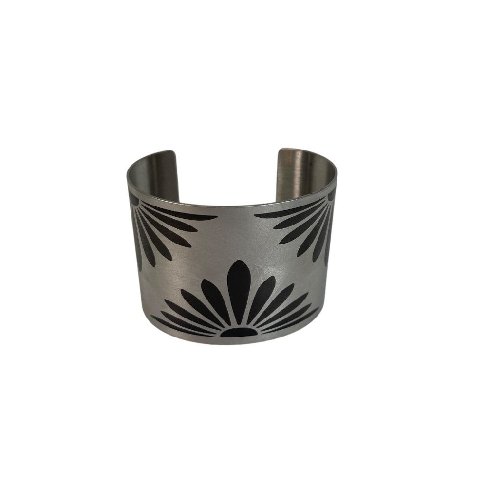Steel My Heart Daisy Cuff Bracelet Size 2 2"Width 2 1/2"Diameter